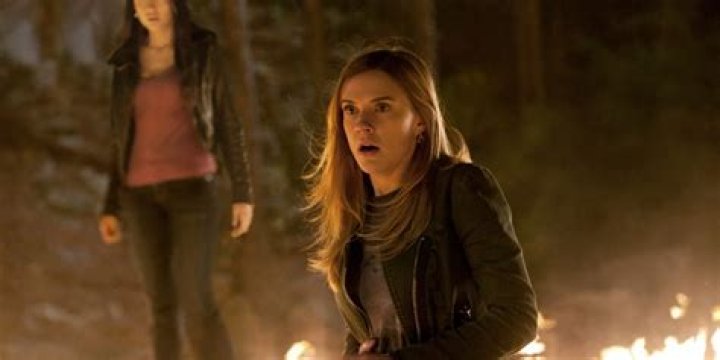 Does Jenna Sommers become a vampire?