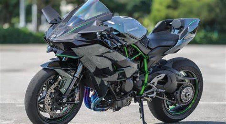 How fast does a Kawasaki Ninja 200 go?