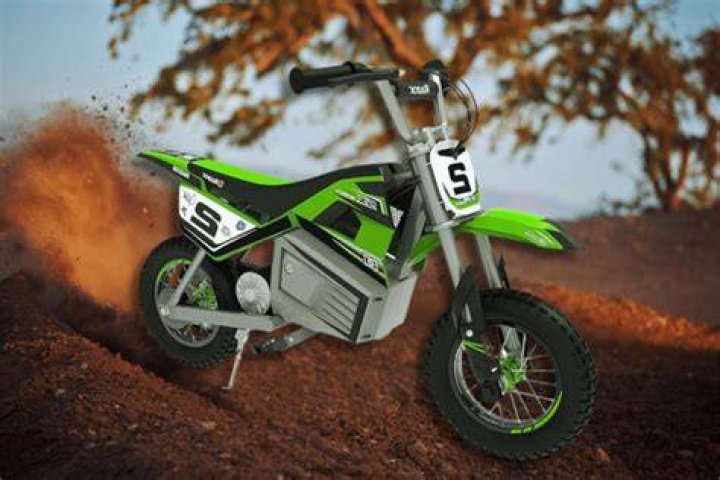 How fast does the Razor Dirt Rocket SX500 go?